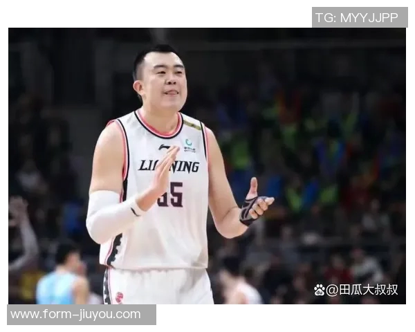 韩德君：从篮球新星到CBA传奇的奋斗与荣耀之路